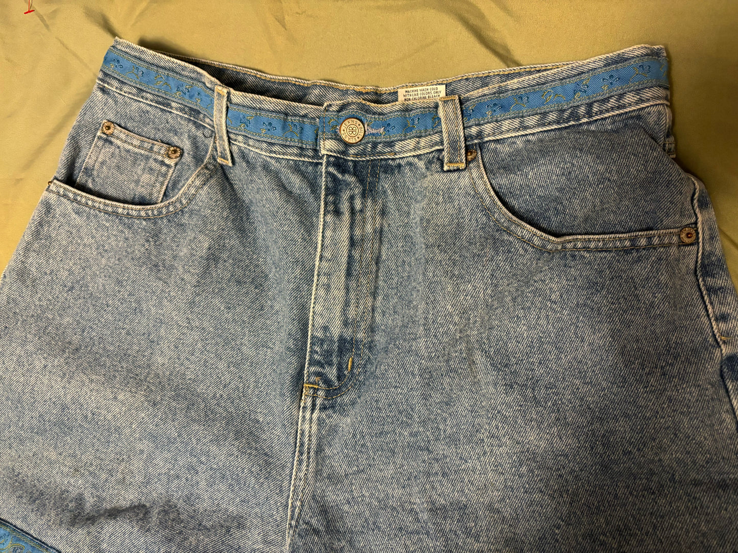 Vintage Floral Trim Shorts (12)