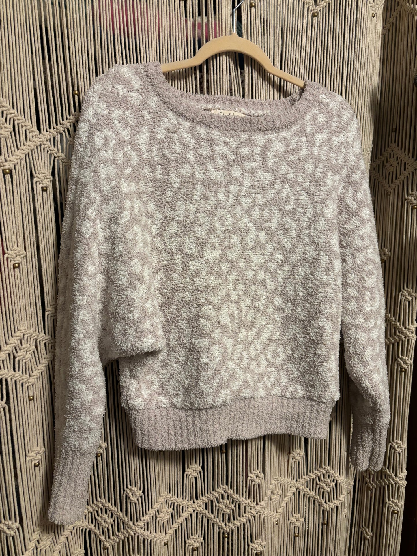 Cheetah Print Fluffy Sweater (M)