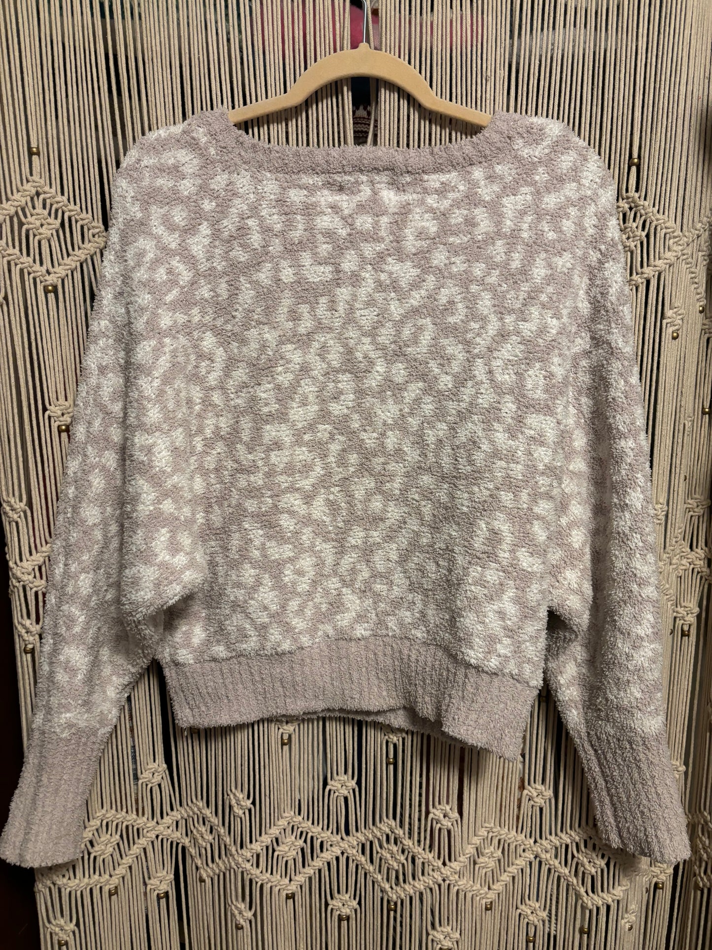 Cheetah Print Fluffy Sweater (M)