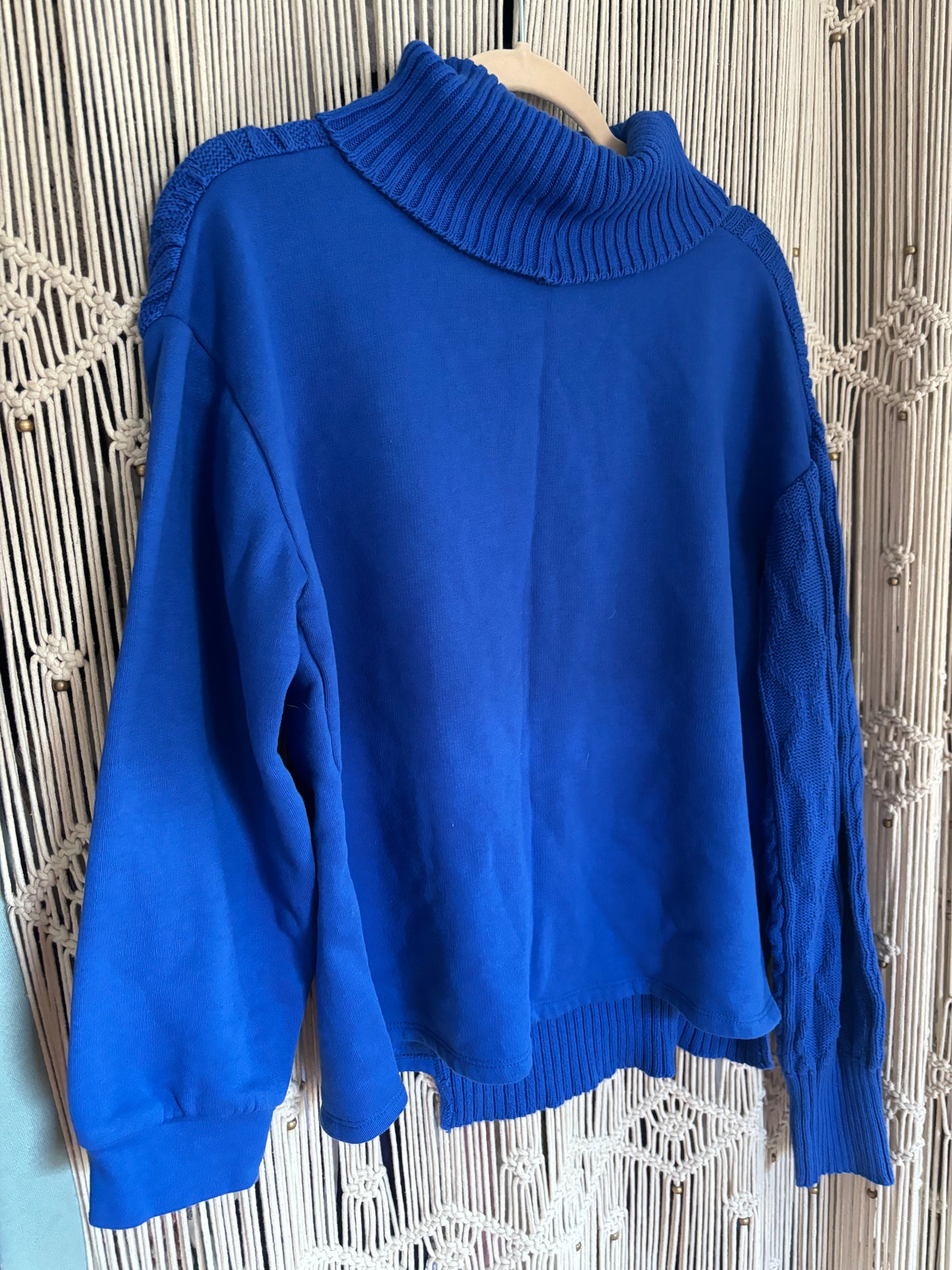 Blue Sweater/Sweatshirt (S)