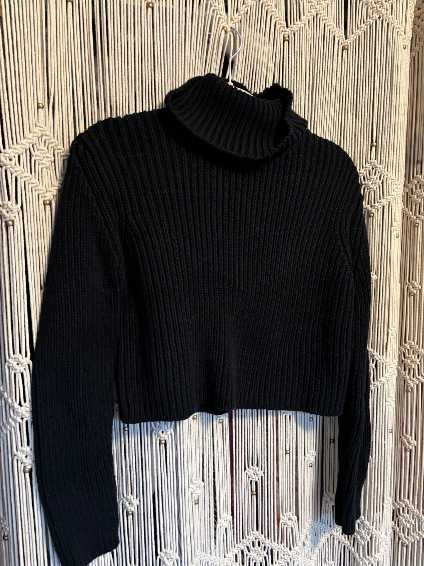 Cropped Turtle Neck Black Sweater (S)