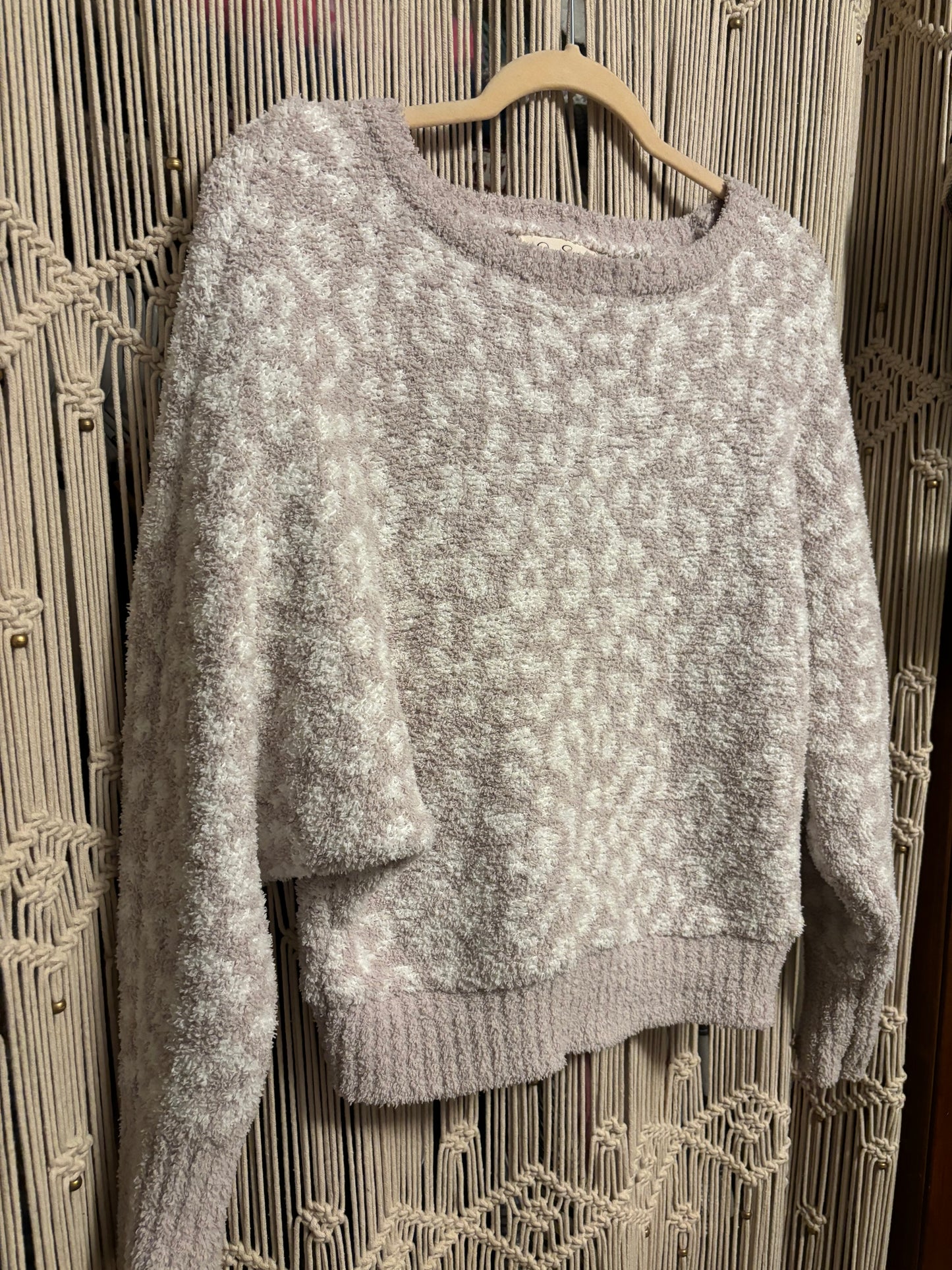 Cheetah Print Fluffy Sweater (M)