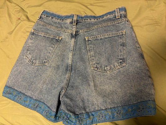 Vintage Floral Trim Shorts (12)