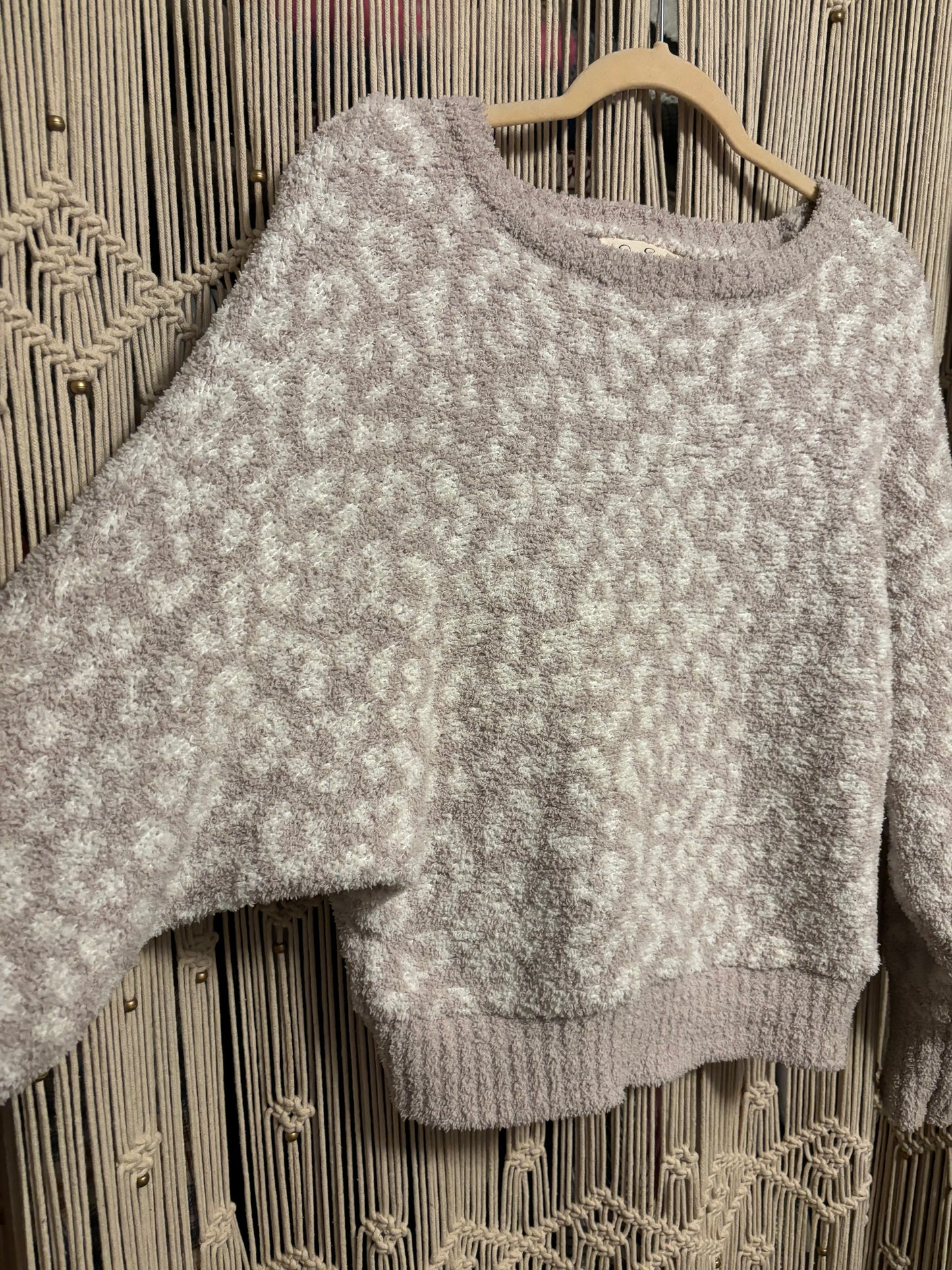 Cheetah Print Fluffy Sweater (M)